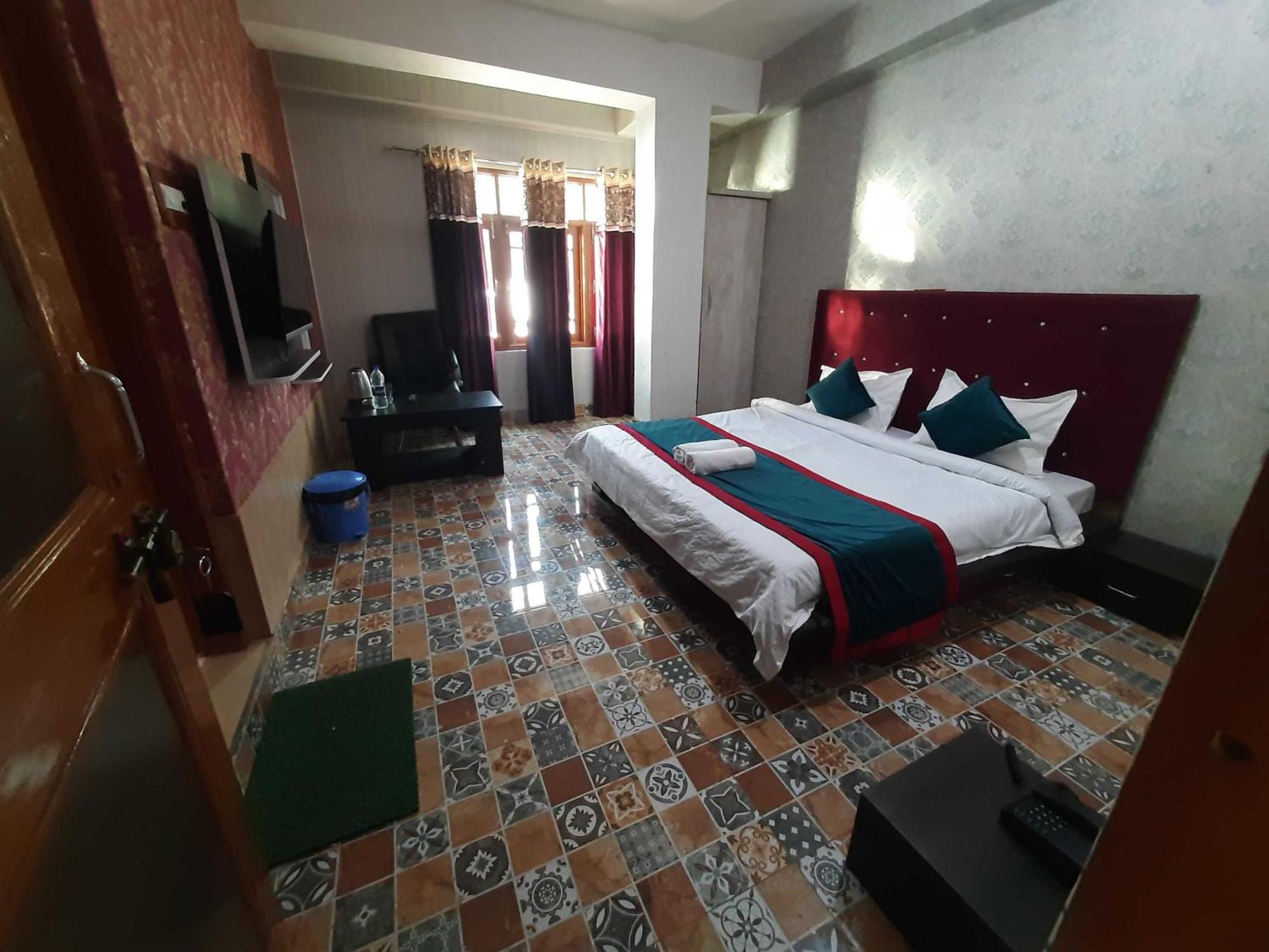 Hotel O Graceland Srinagar  Exterior photo